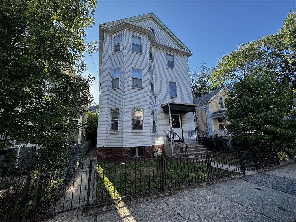 45 Roberts Road – photo 1 of 16