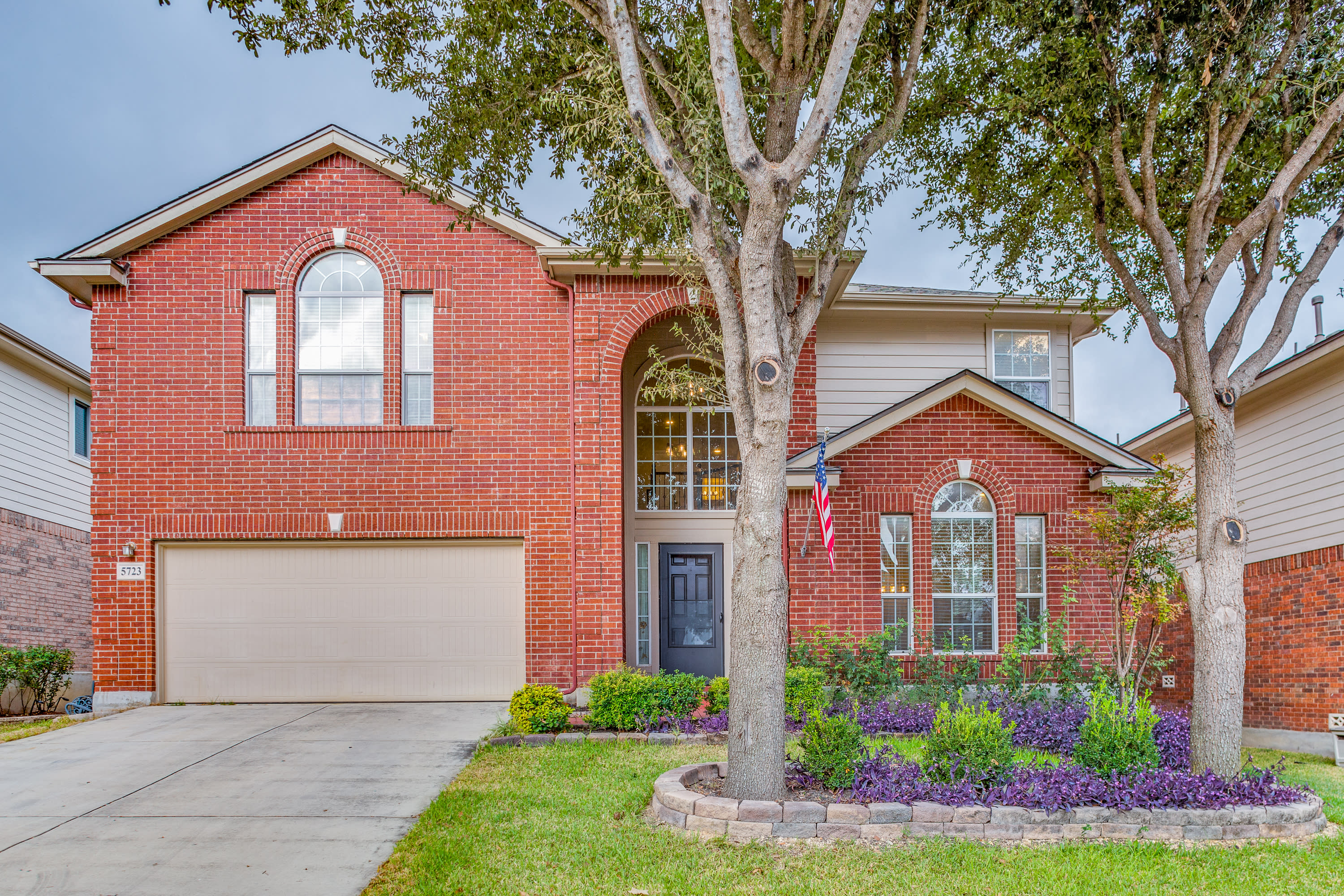 5723 White Oak Cove – photo 1