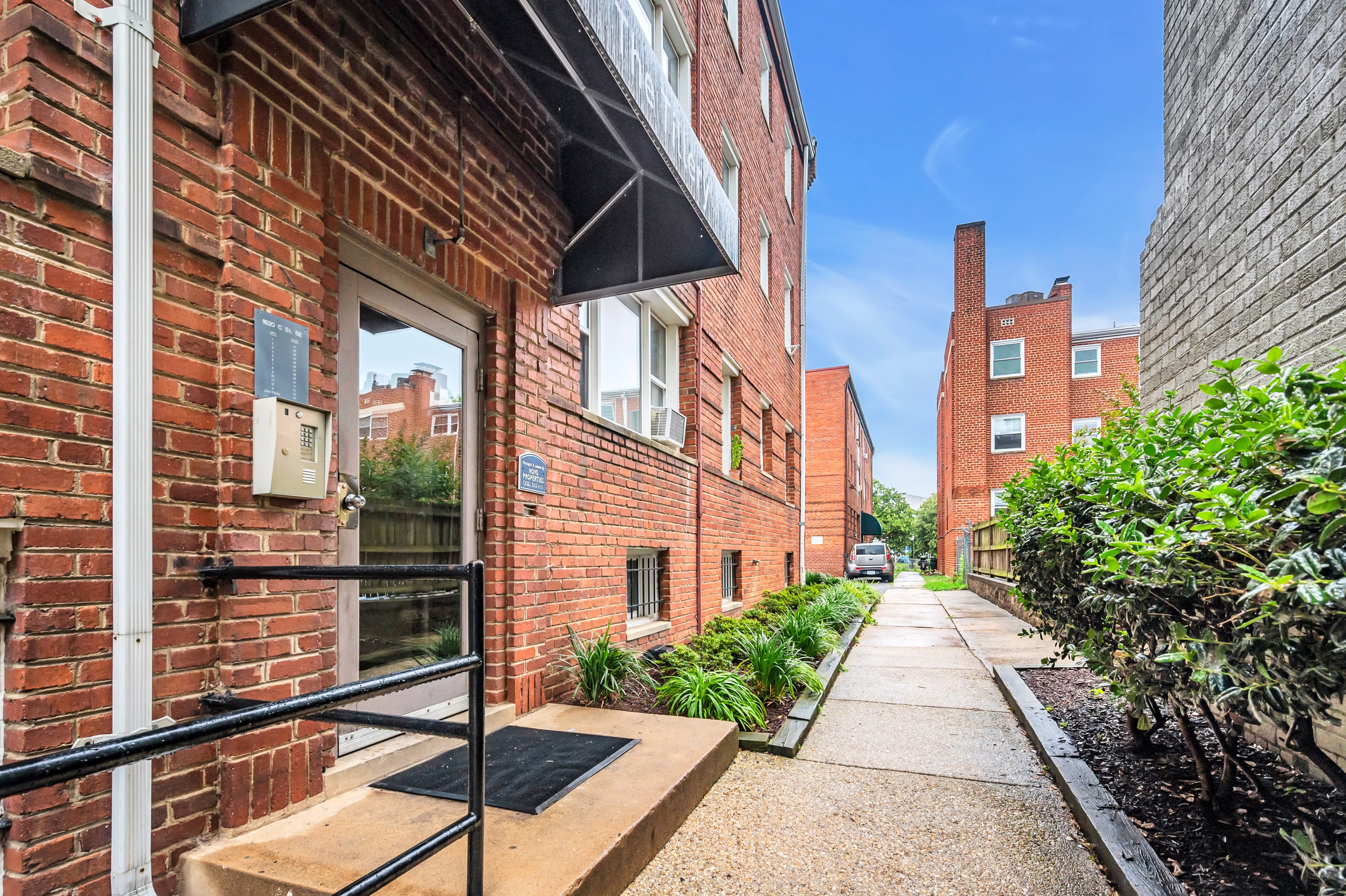 1620 C Street – photo 1