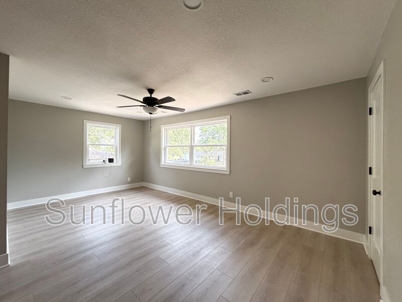 822 E Vine St – photo 1 of 11