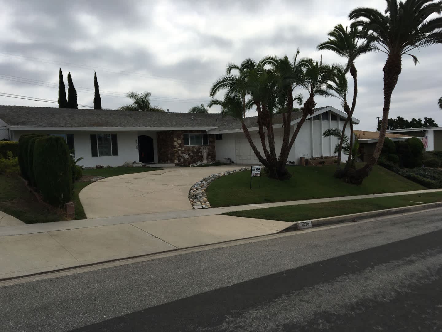 Spacious Four Bedroom Home In Ladera Heights – photo 1 of 36
