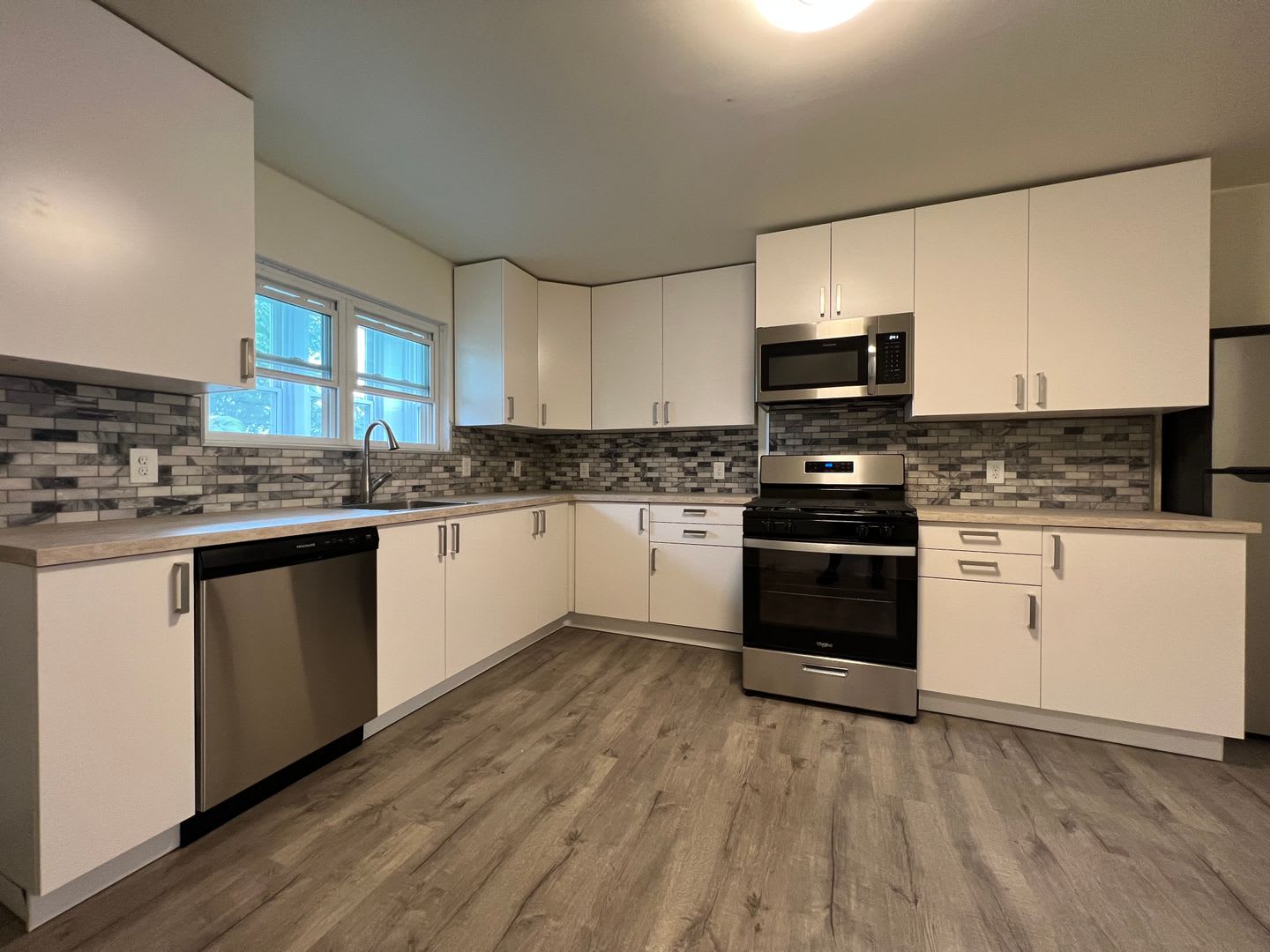 Updated 3BR House with fenced yard! – photo 1
