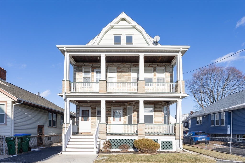 11 Saint James Rd – photo 1