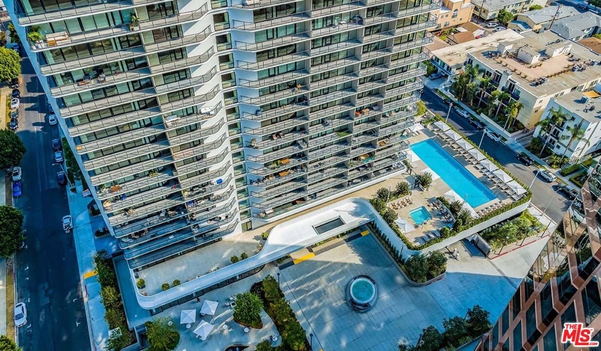 11750 SW Wilshire Blvd – photo 1