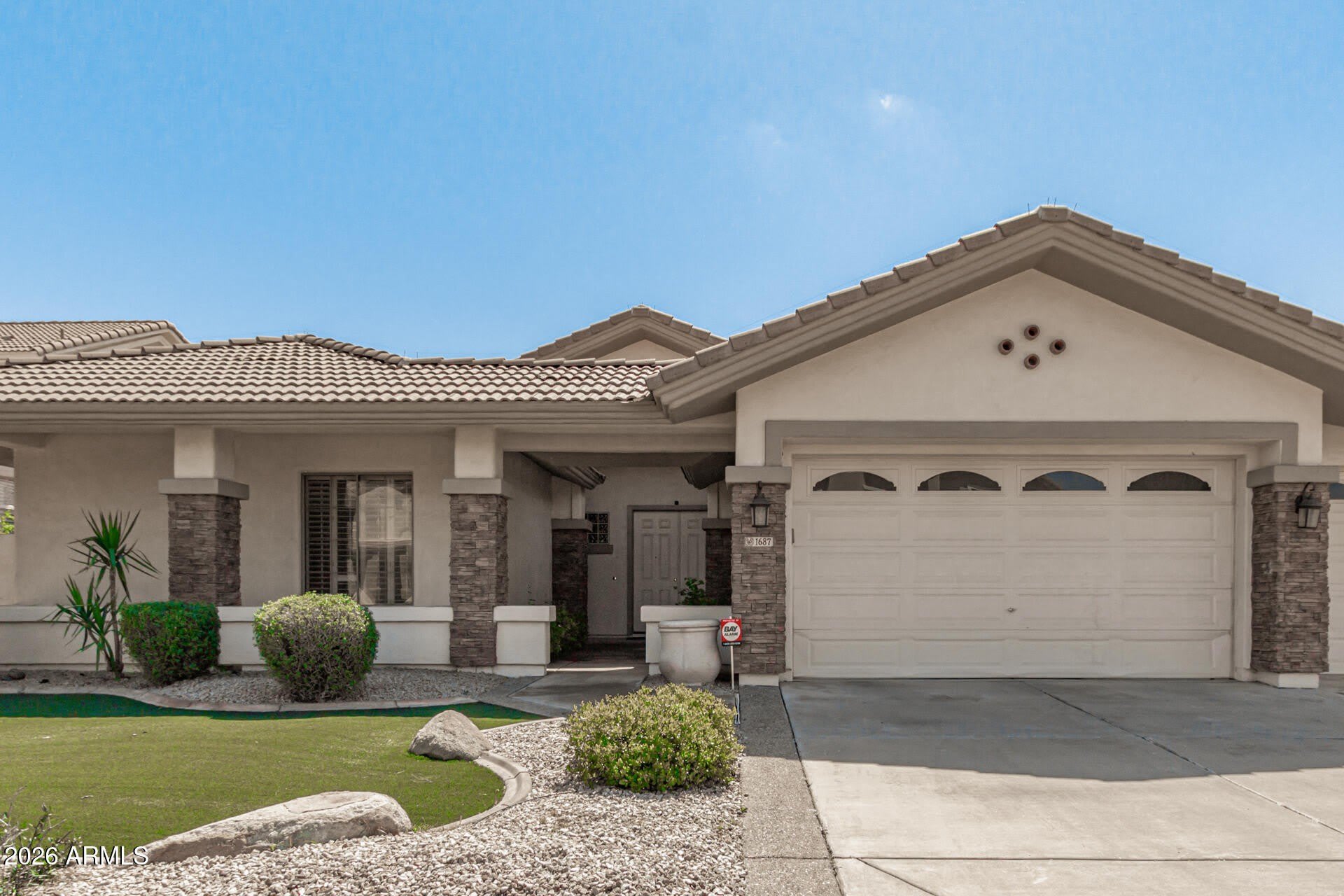 1687 E CAROB Drive – photo 1
