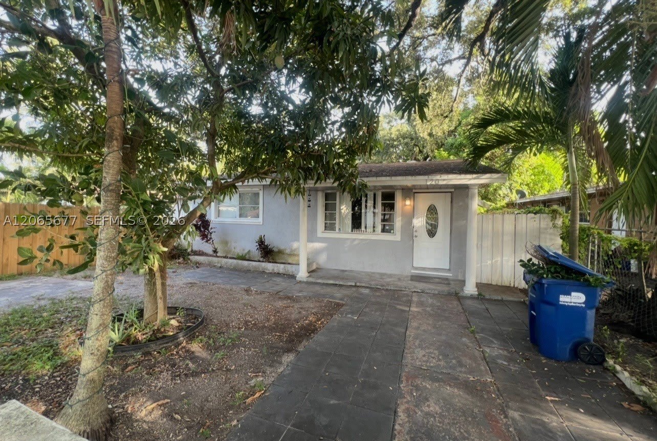 120 Ne 185Th Ter – photo 1