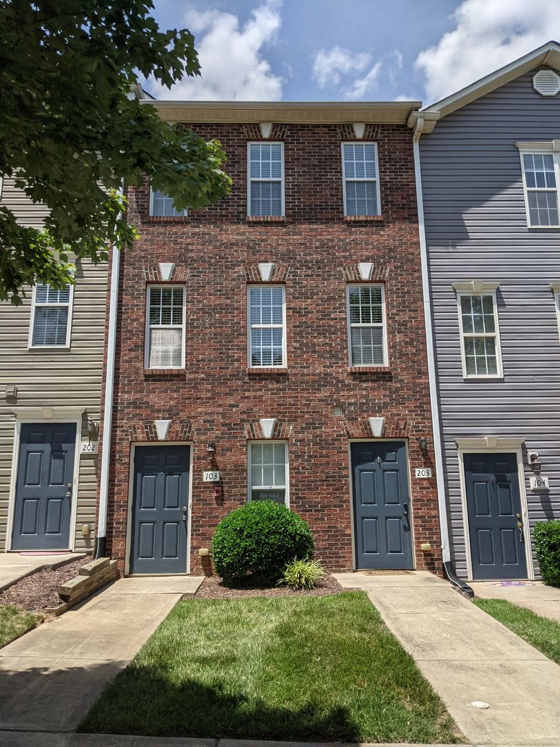 Great Mooresville Location – photo 1