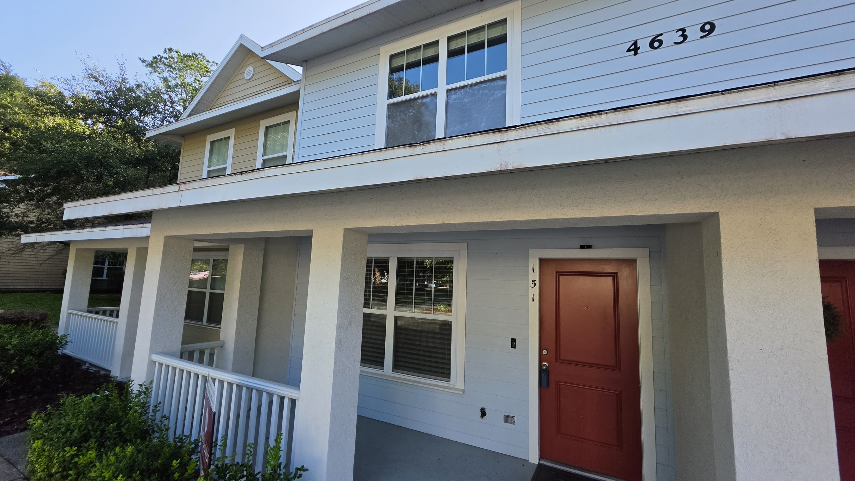 4639 Southwest 48th Drive – photo 1
