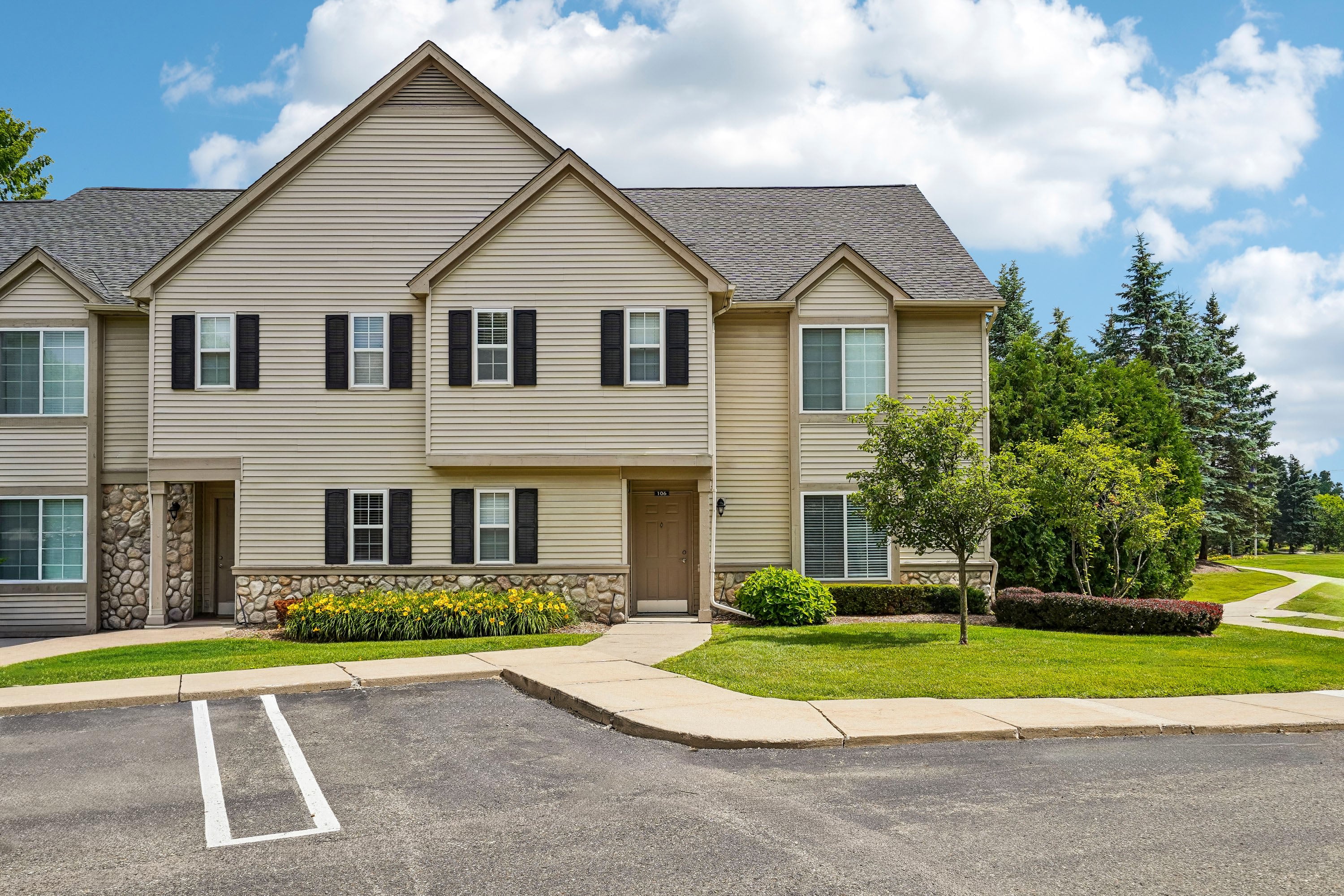 Auburn Gate Apartments – photo 1 of 44