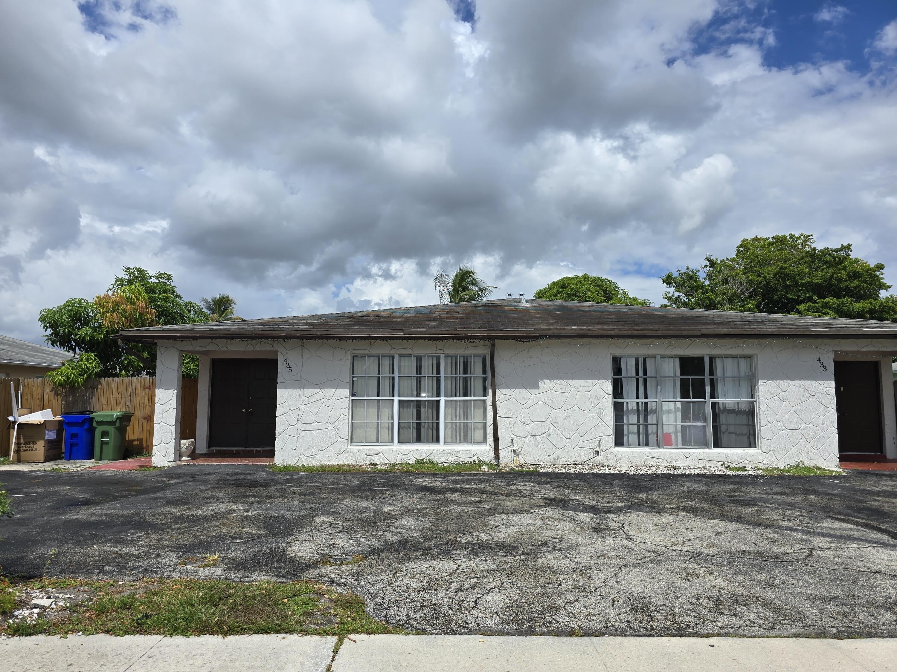 435 SW 61st Terrace – photo 1