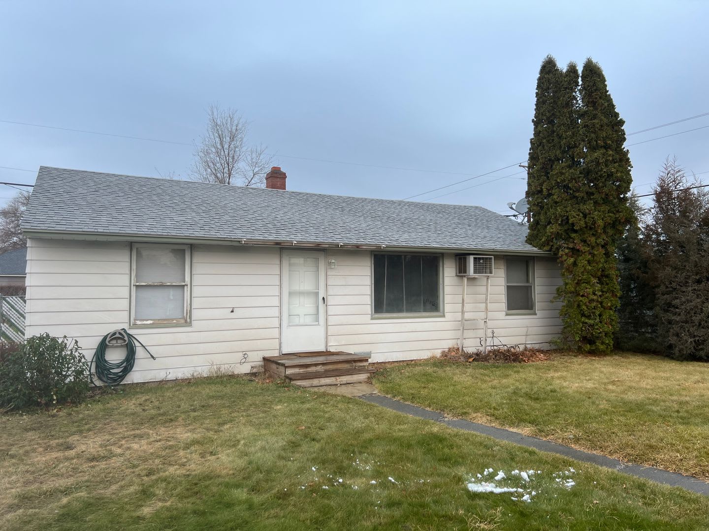 Cute 3 bedroom 1 bath Home for Rent in Ephrata – photo 1 of 8