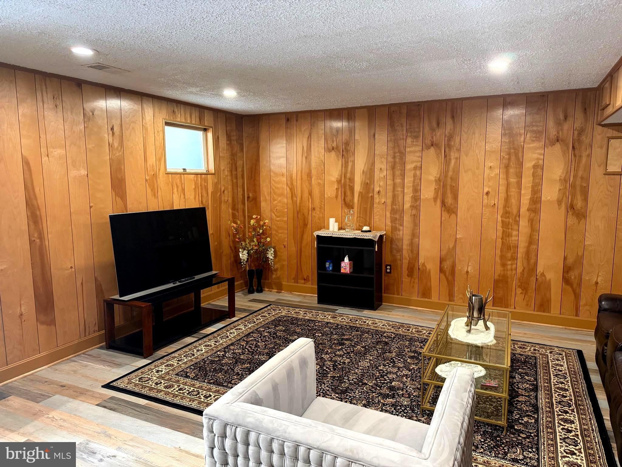 7428 MASON Lane – photo 1 of 14