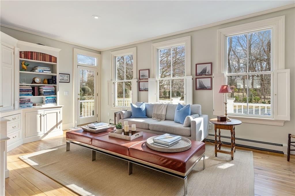 100 Coggeshall Avenue – photo 1