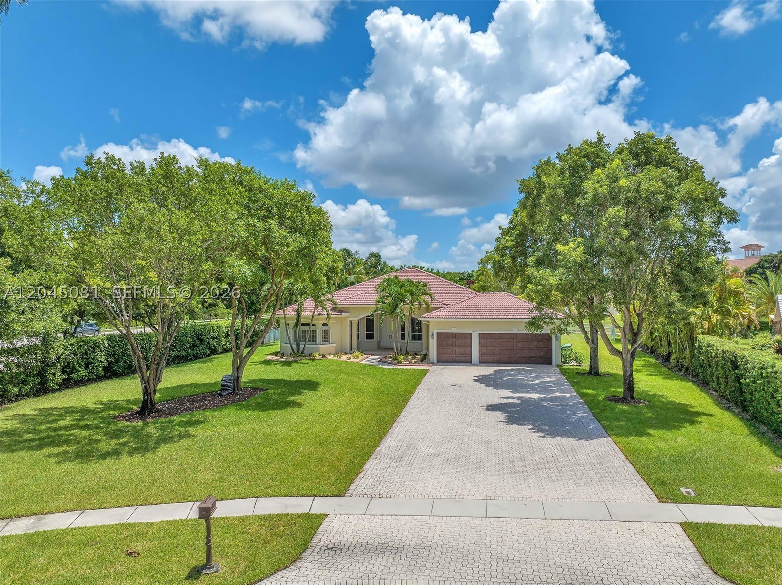 16310 Paddock Ln – photo 1