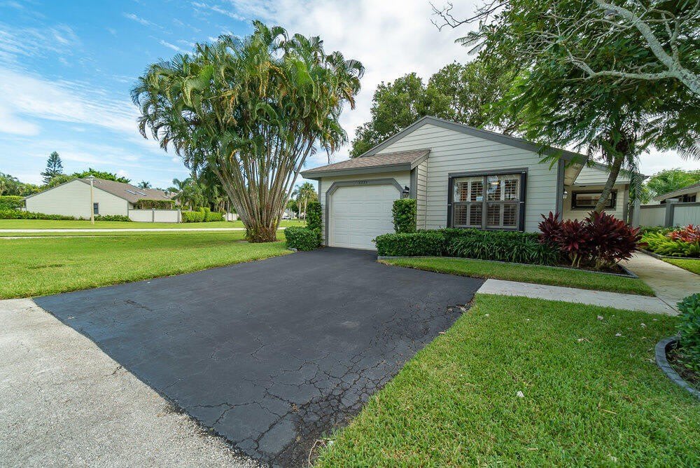 13335 Bedford Mews Court – photo 1