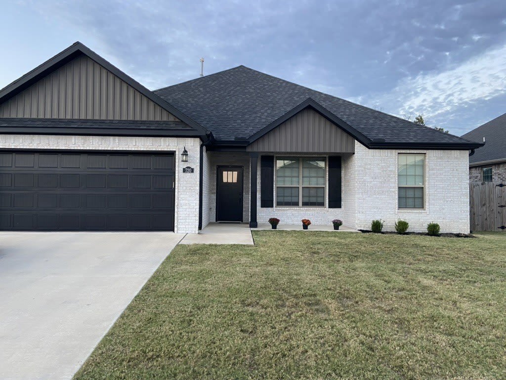 720 Skylar Street – photo 1
