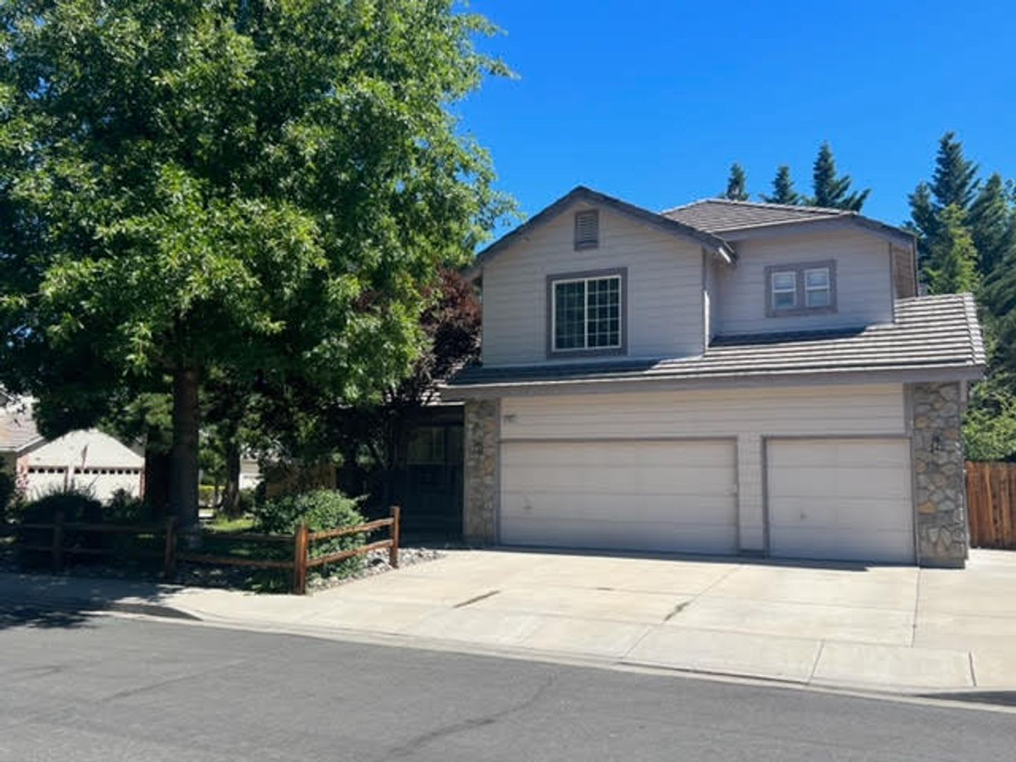 4185 Falling Water Drive – photo 1