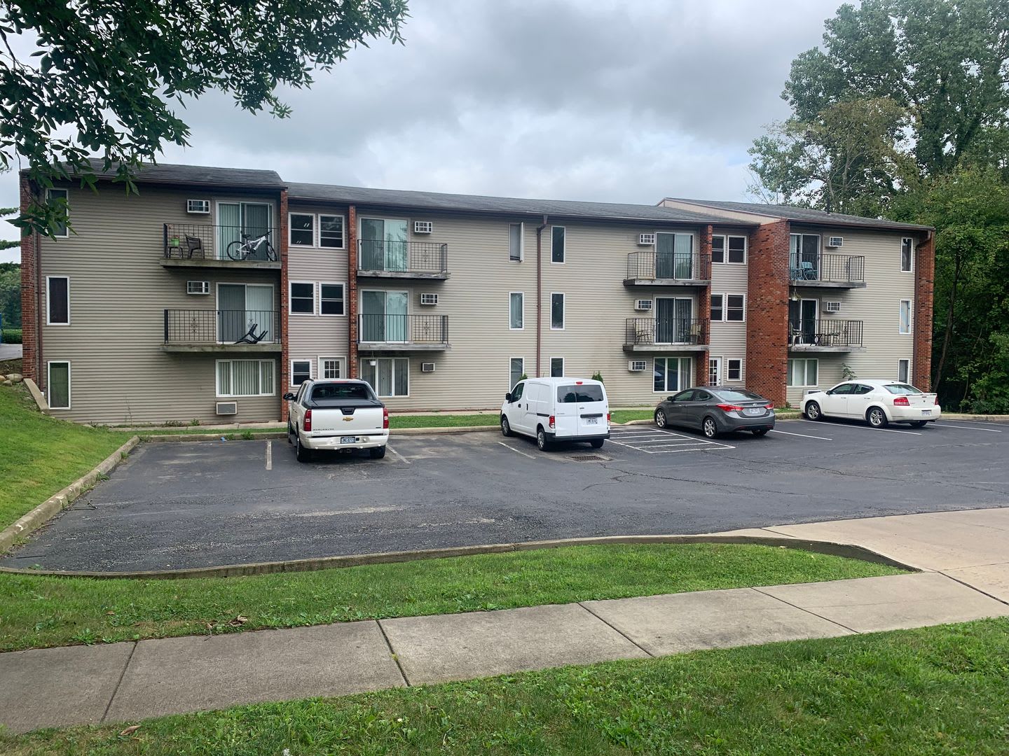 NORWALK – photo 1 of 6