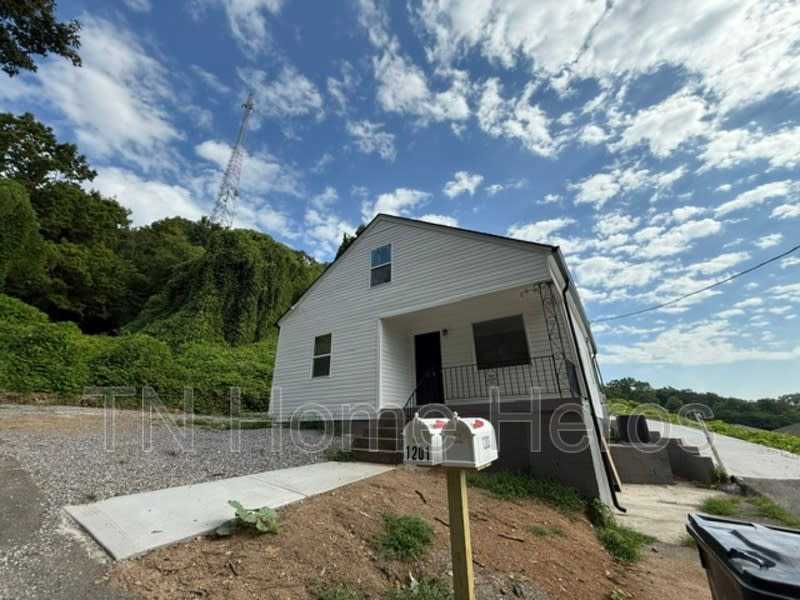 1201 Karnes Avenue – photo 1