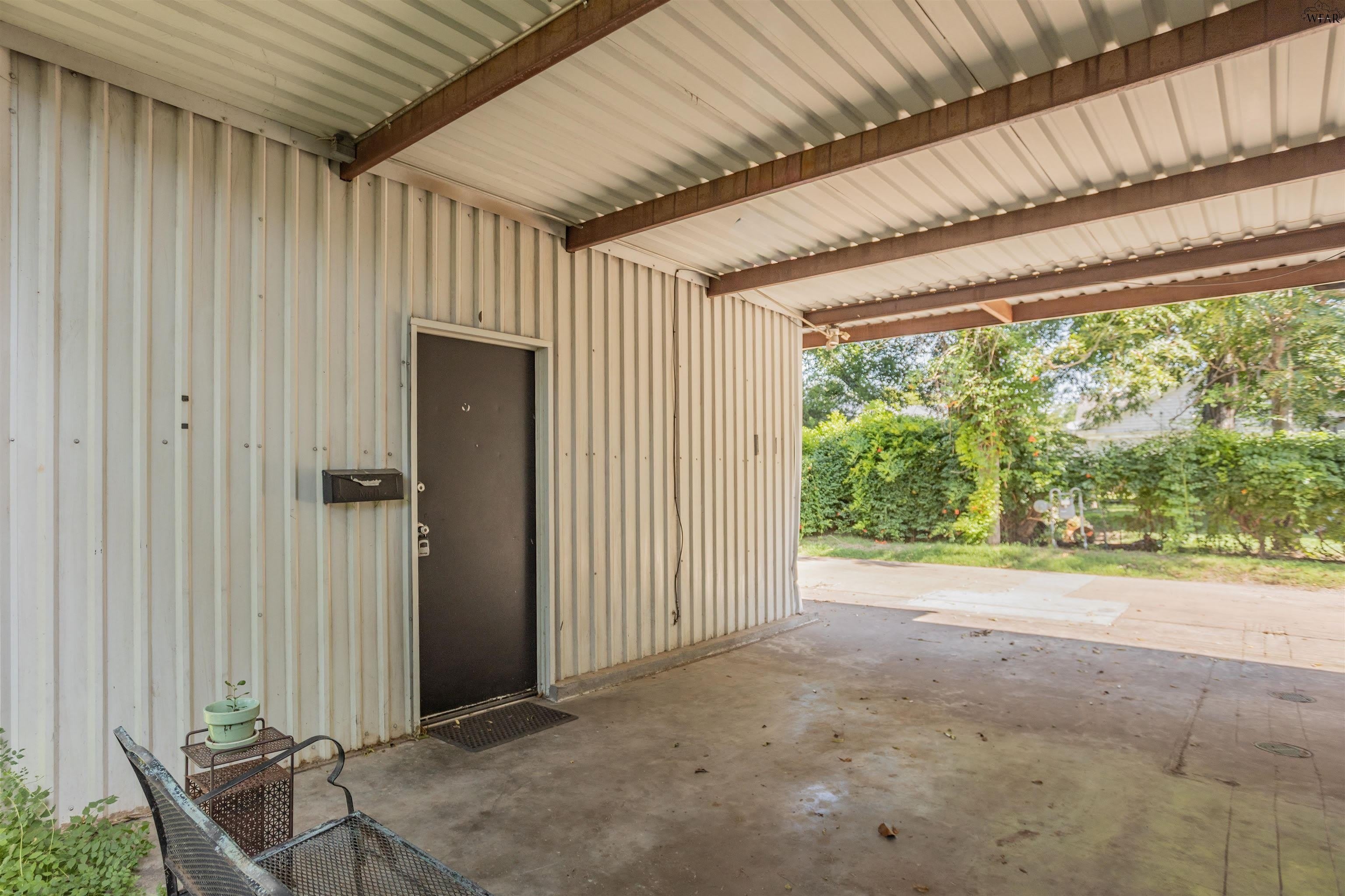1710 SPEEDWAY AVENUE – photo 1 of 8