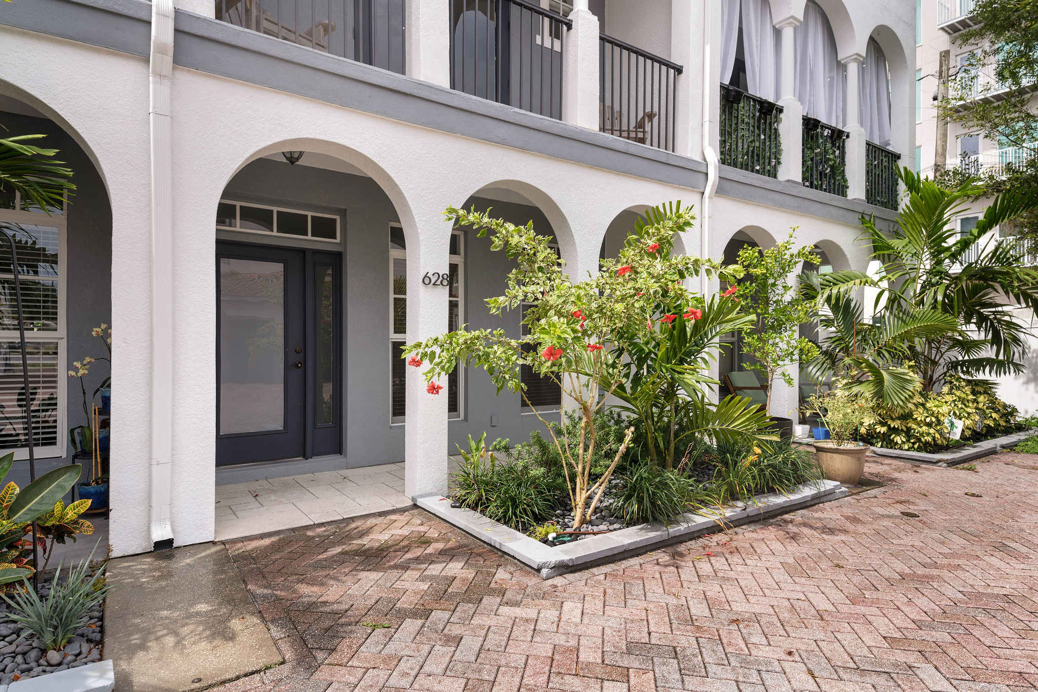 628 3rd Ave S – photo 1