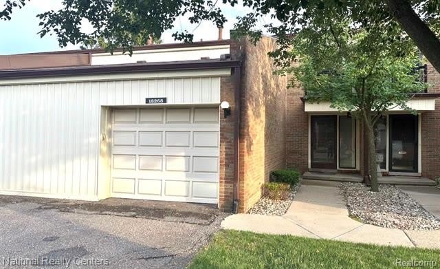 18268 University Park Drive – photo 1 of 20