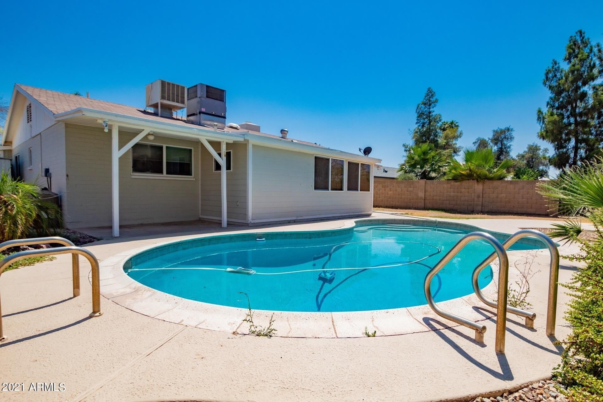 1608 W INVERNESS Drive – photo 1