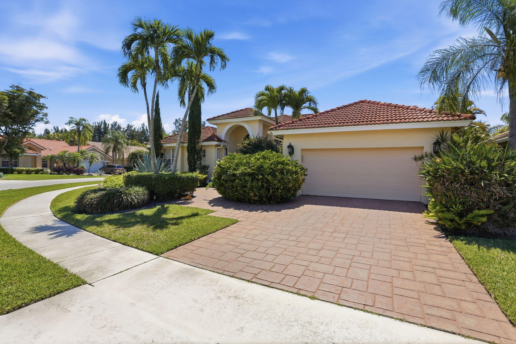 7821 Dorchester Road – photo 1