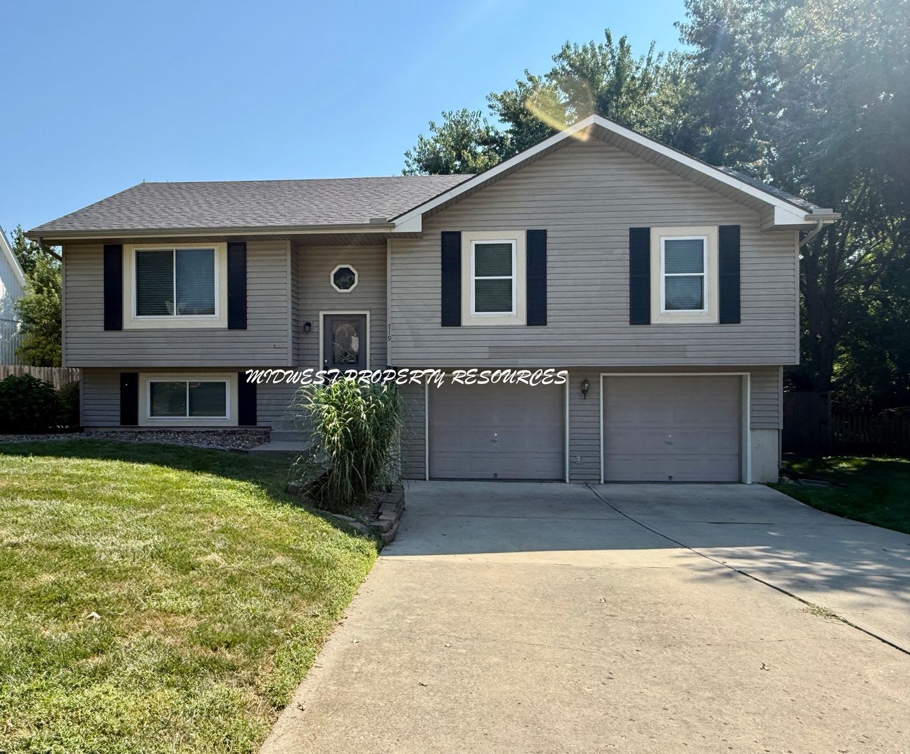 Beautiful 3 Bedroom Home In Raymore – photo 1 of 258