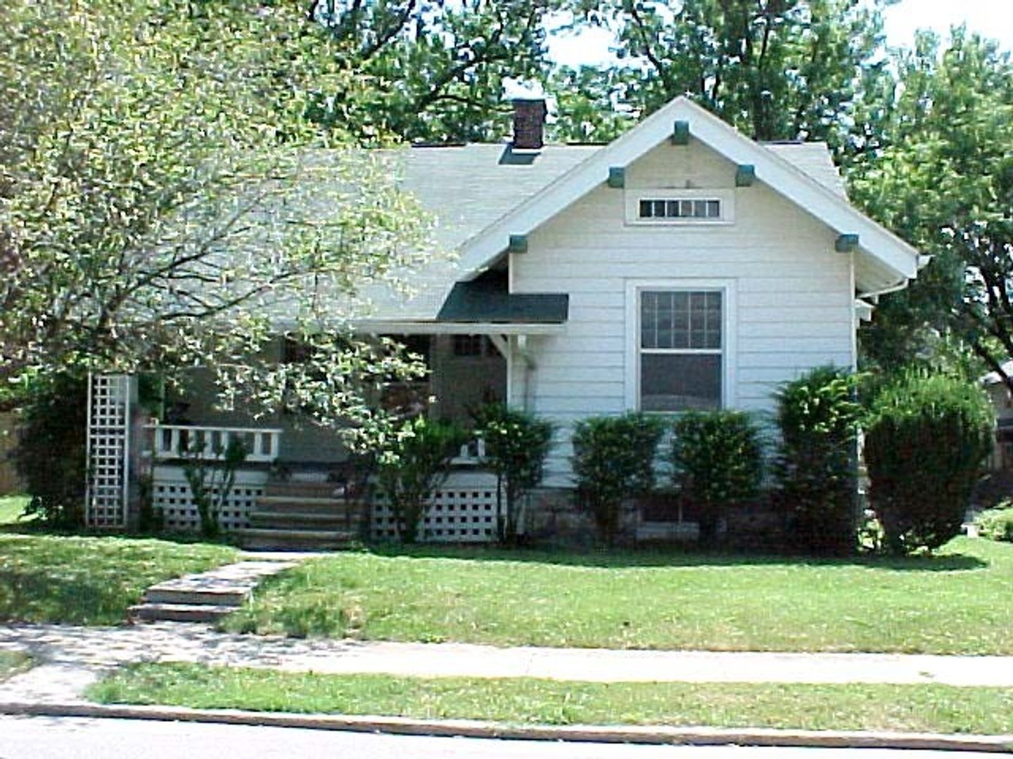 600 E University Street – photo 1