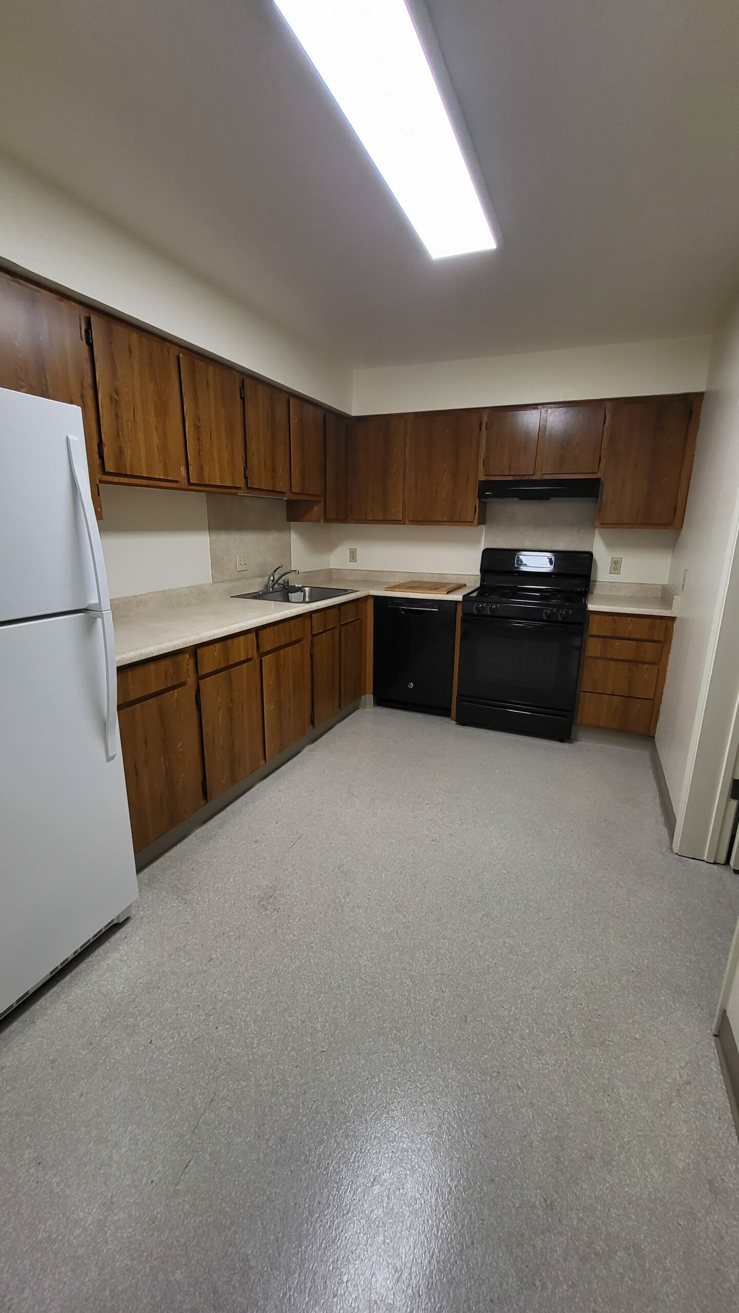 2500 Martin Luther King Junior Way – photo 1