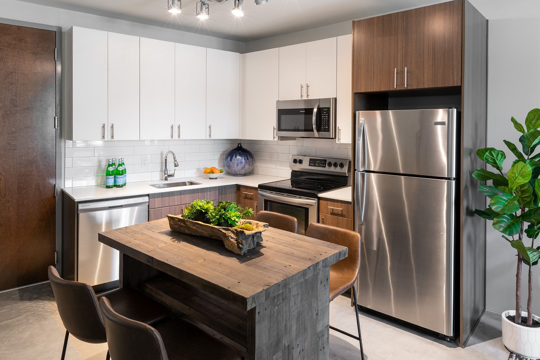 2424 Tulane – photo 1
