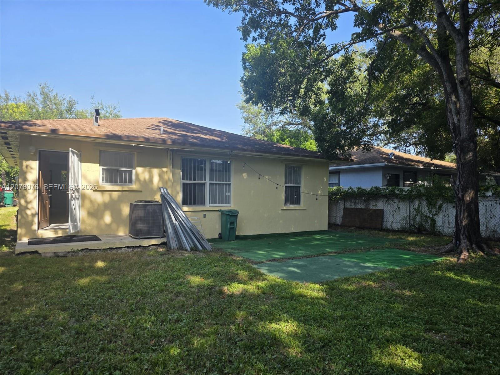7737 Northwest 9th Avenue – photo 1
