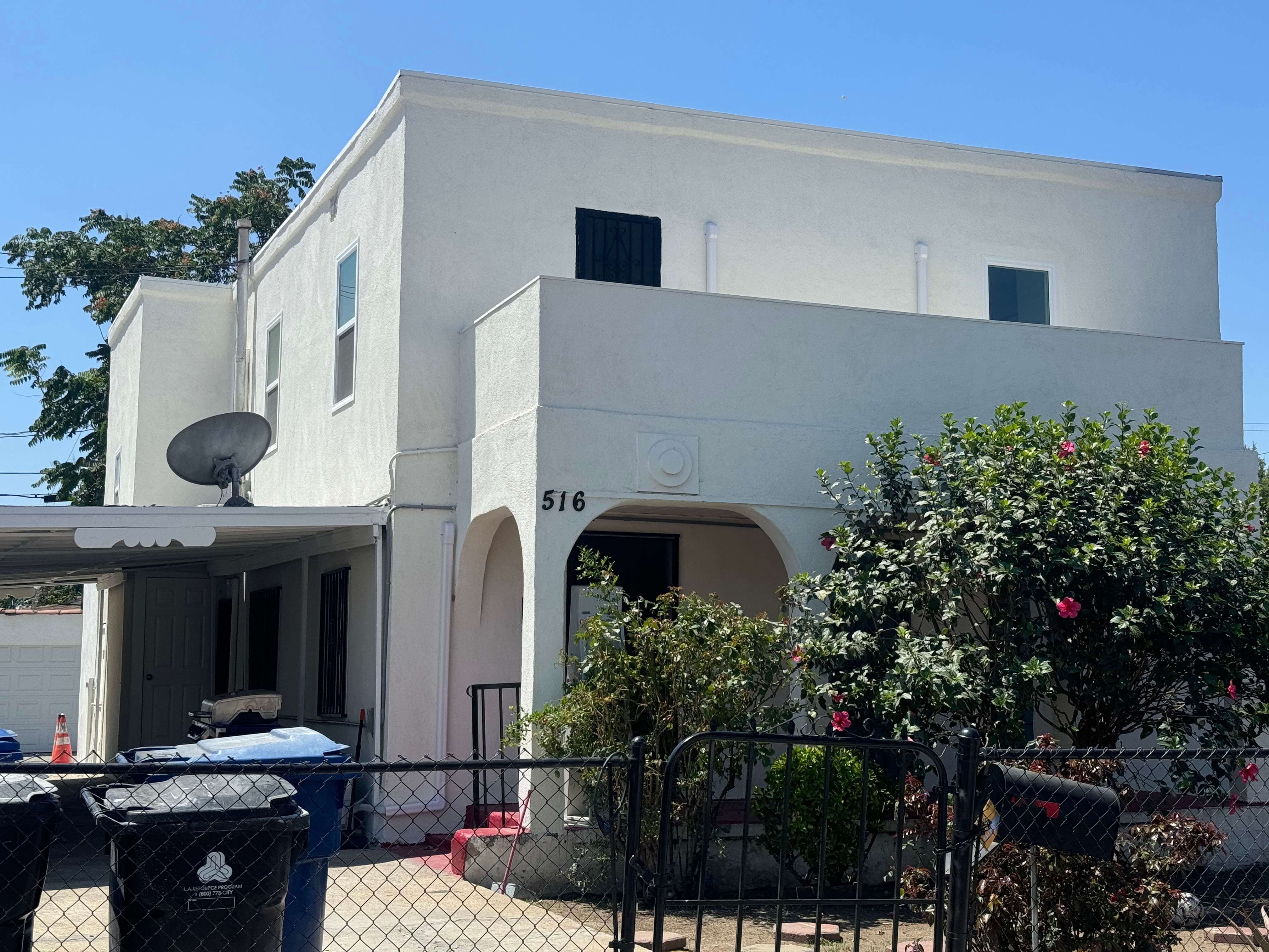 516 W 109th St – photo 1