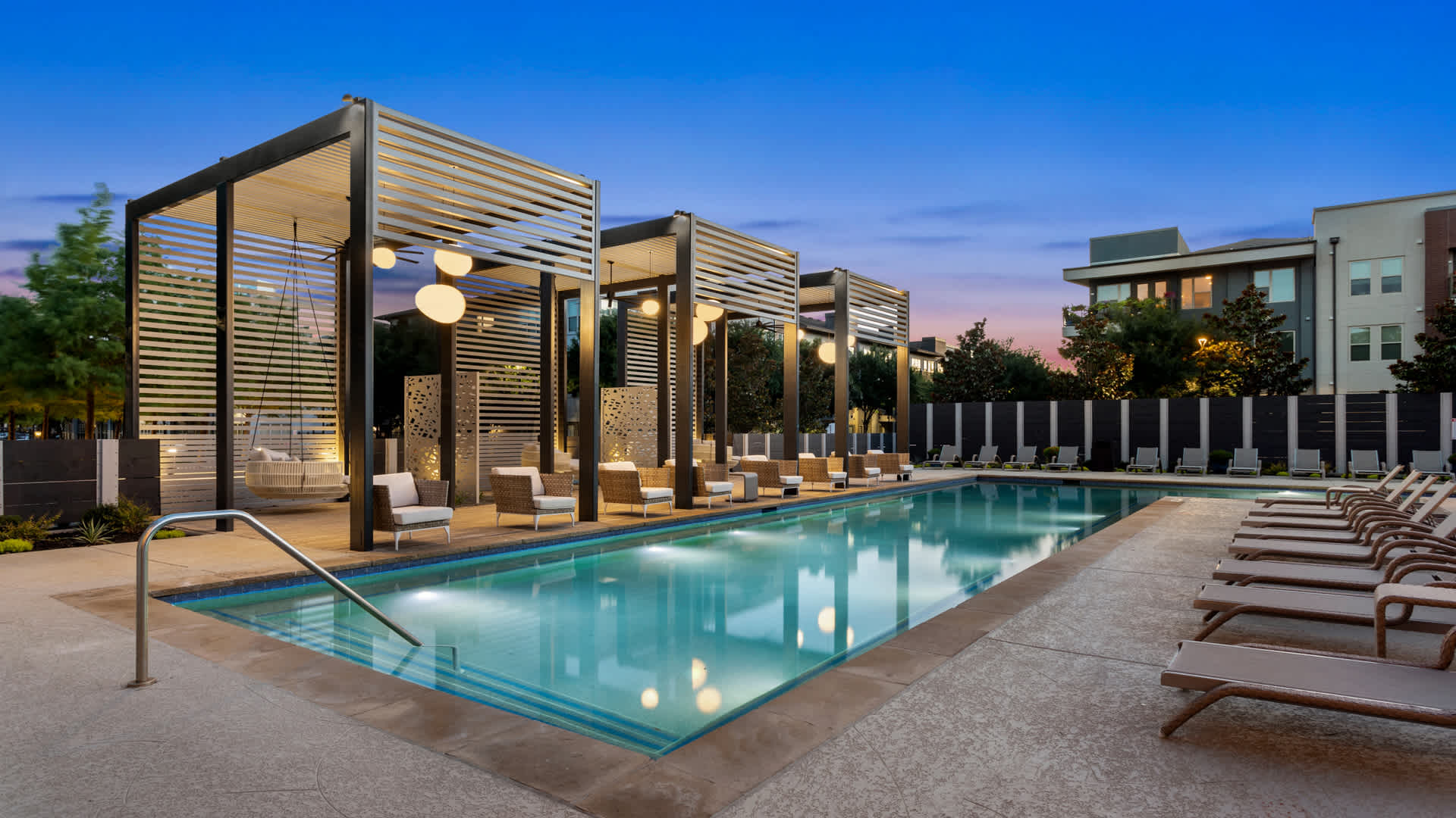Crest at Park Central Apartments – photo 1