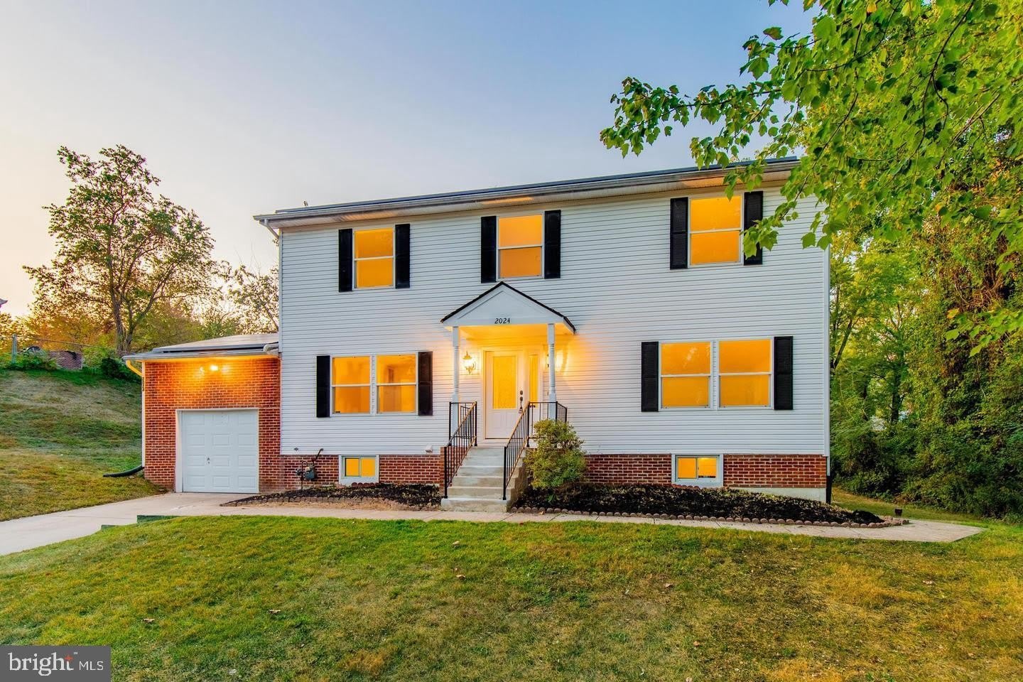 2024 EVANSDALE Drive – photo 1 of 42