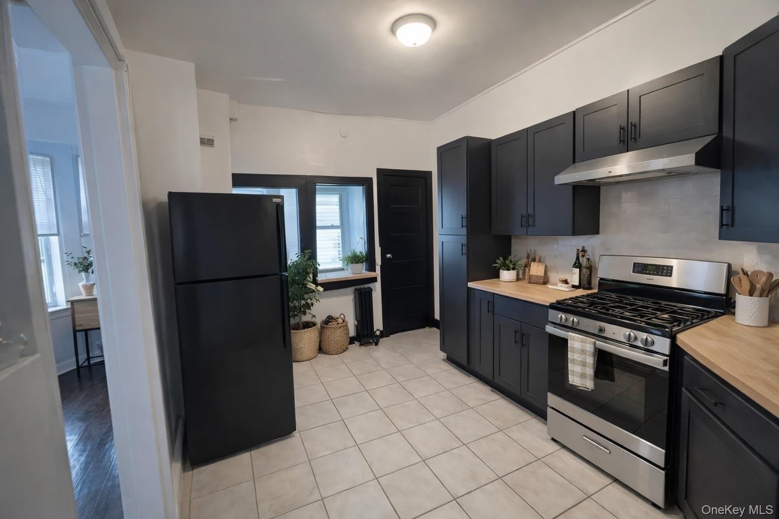257 S 2nd Avenue – photo 1 of 3