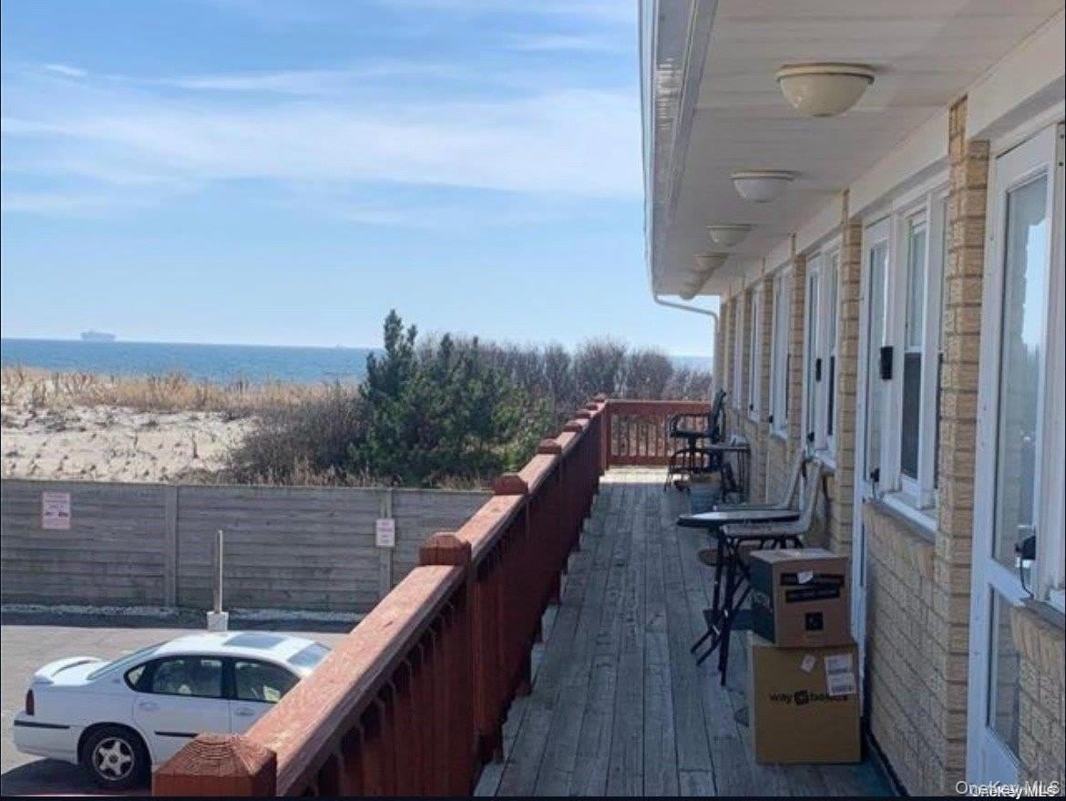 979 Oceanfront – photo 1