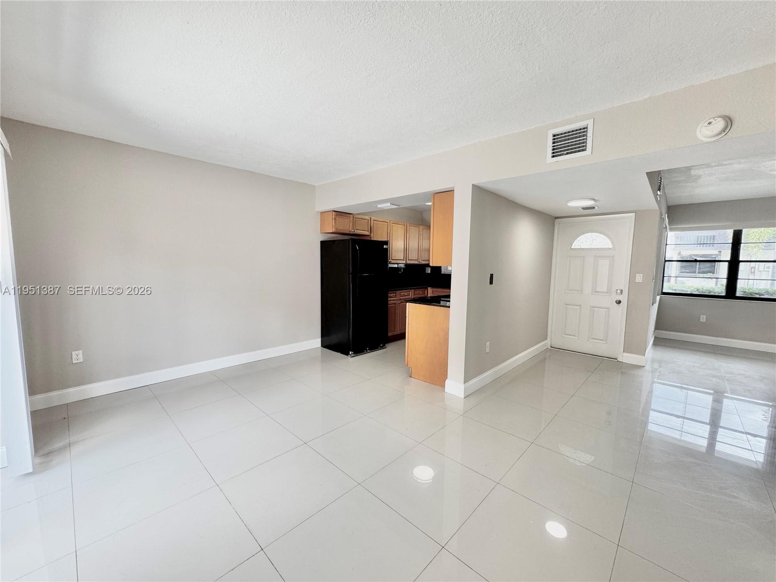 3840 Southwest 52nd Avenue – photo 1 of 22