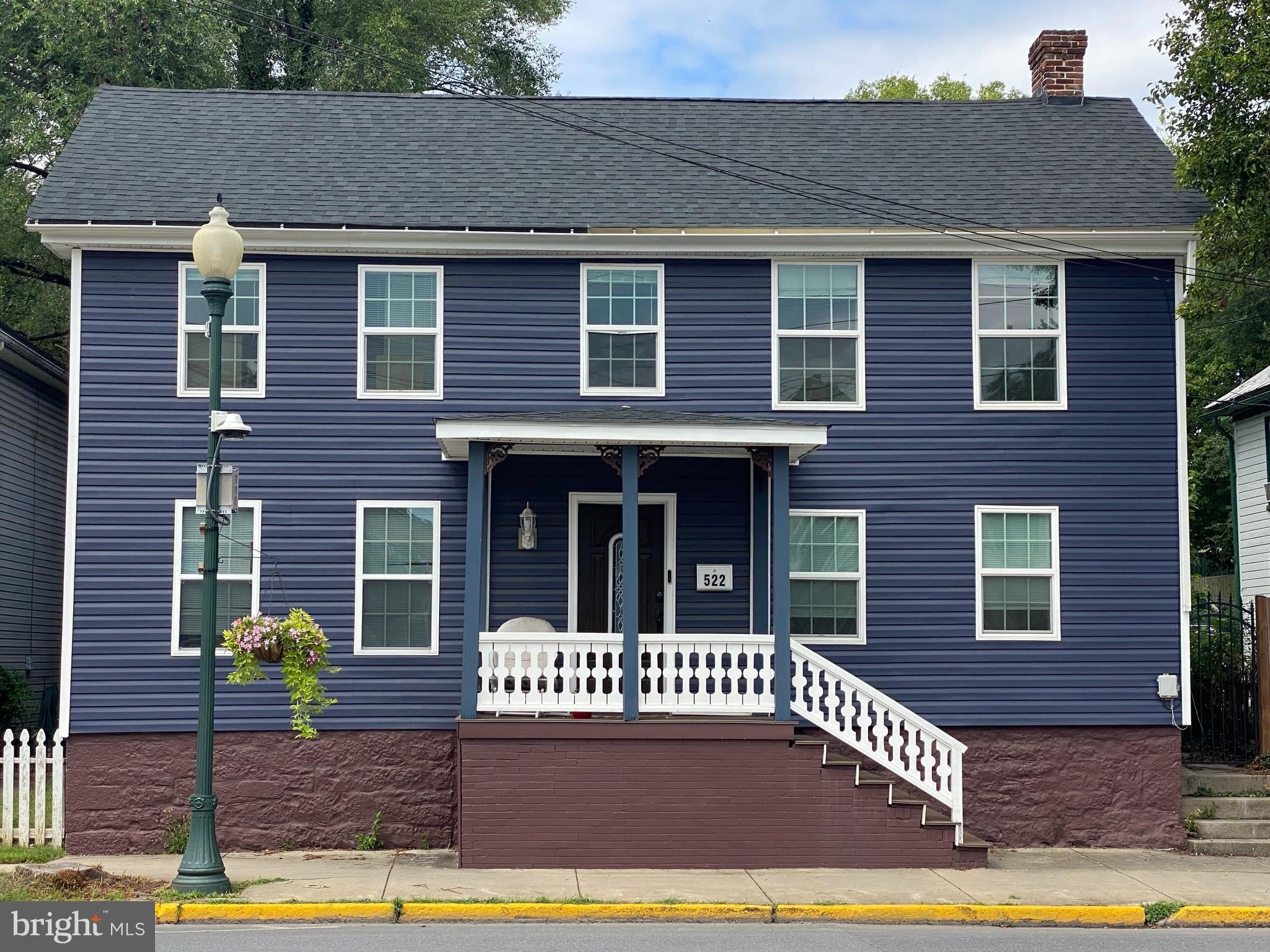 522 W KING Street – photo 1