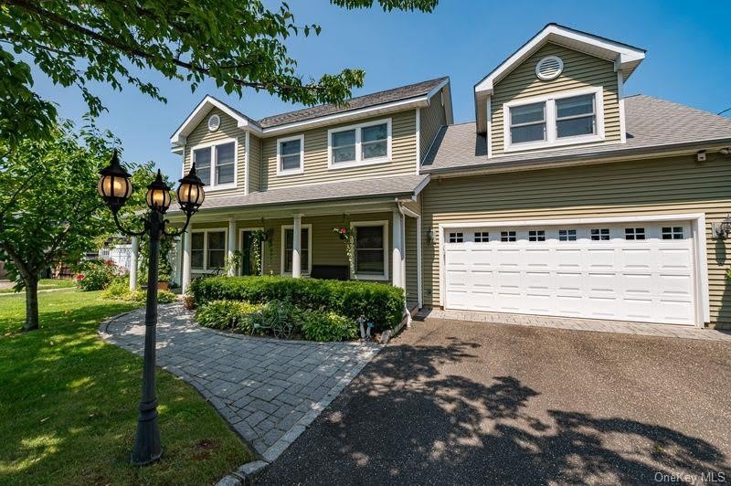 414 2Nd Avenue W – photo 1 of 24