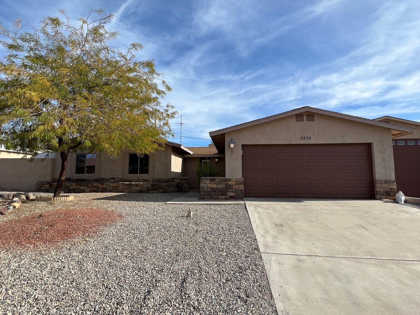 3 Bedroom Pool Home w/Solar – photo 1