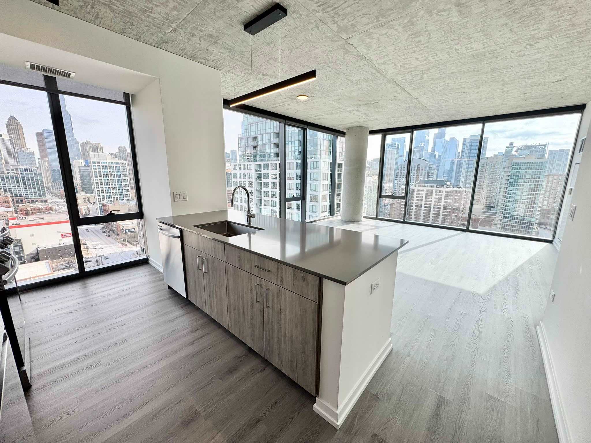461 W Chicago Ave – photo 1