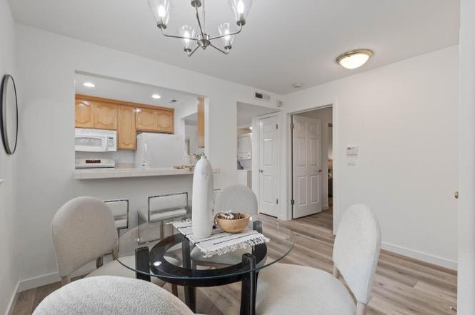 576 W Parr Ave – photo 1 of 20