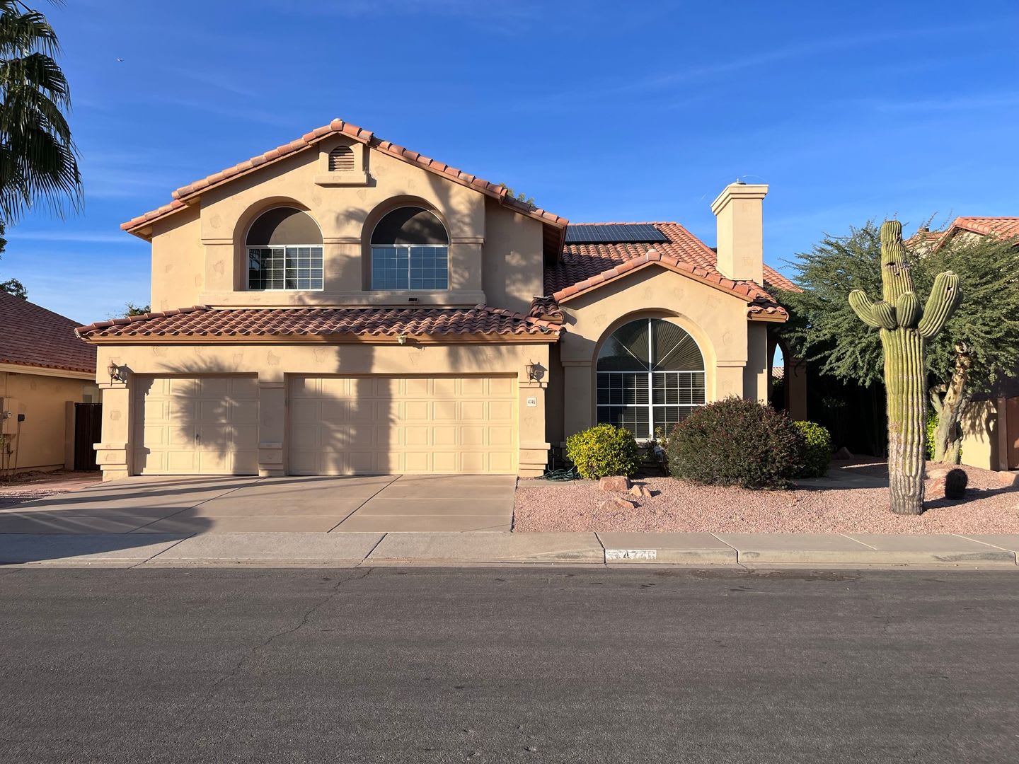 3500 SFT home, 5 Bed 3 bath with POOL and 3 car garage – photo 1