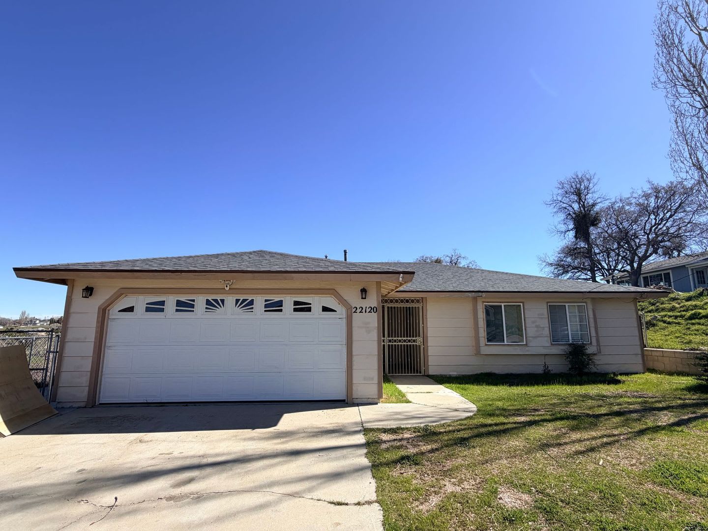 3 bedroom with LARGE backyard! – photo 1 of 15