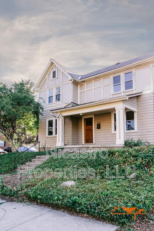 2140 Waldeck Avenue – photo 1