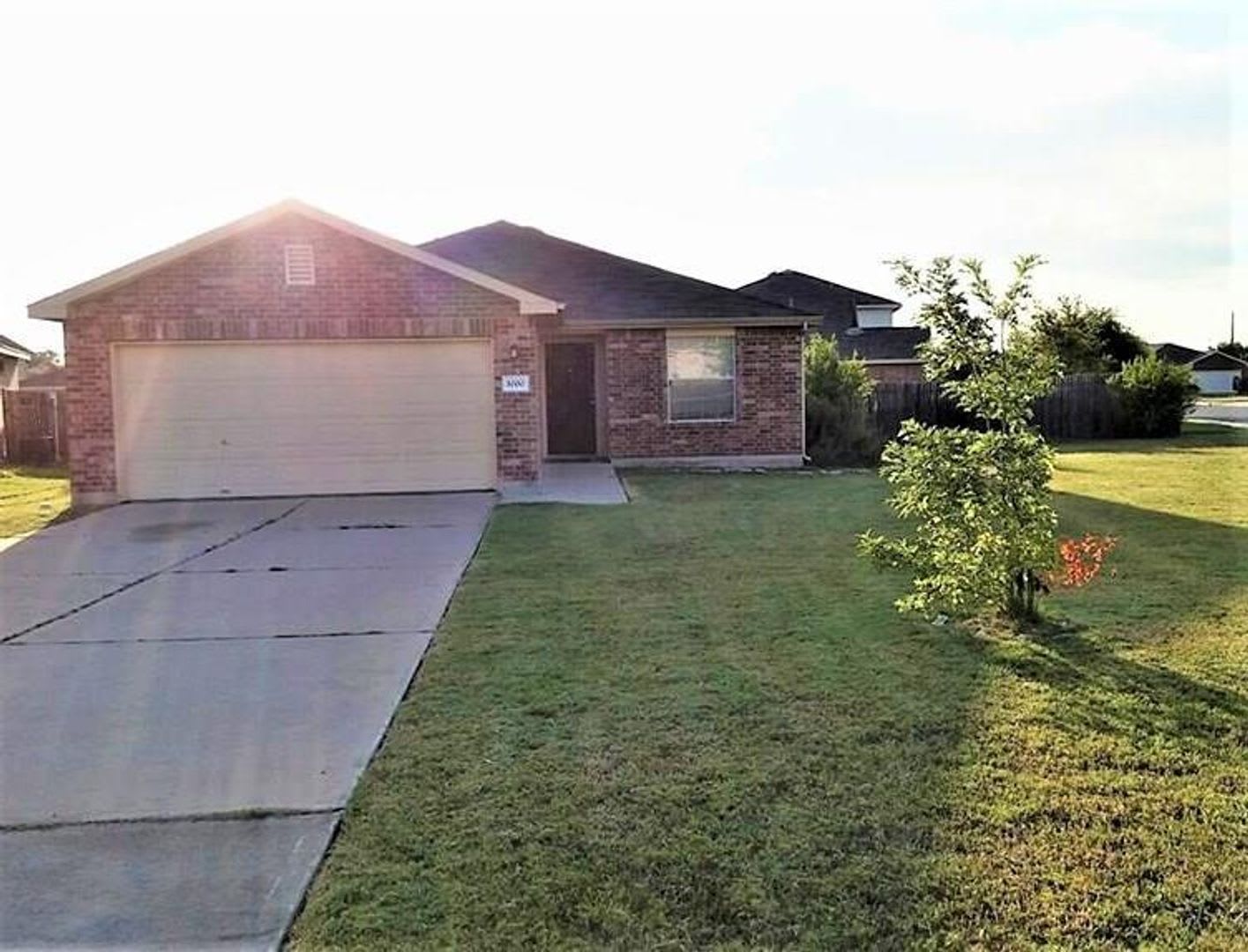 Amazing Corner Lot 3 Bed 2 Bath Home – photo 1