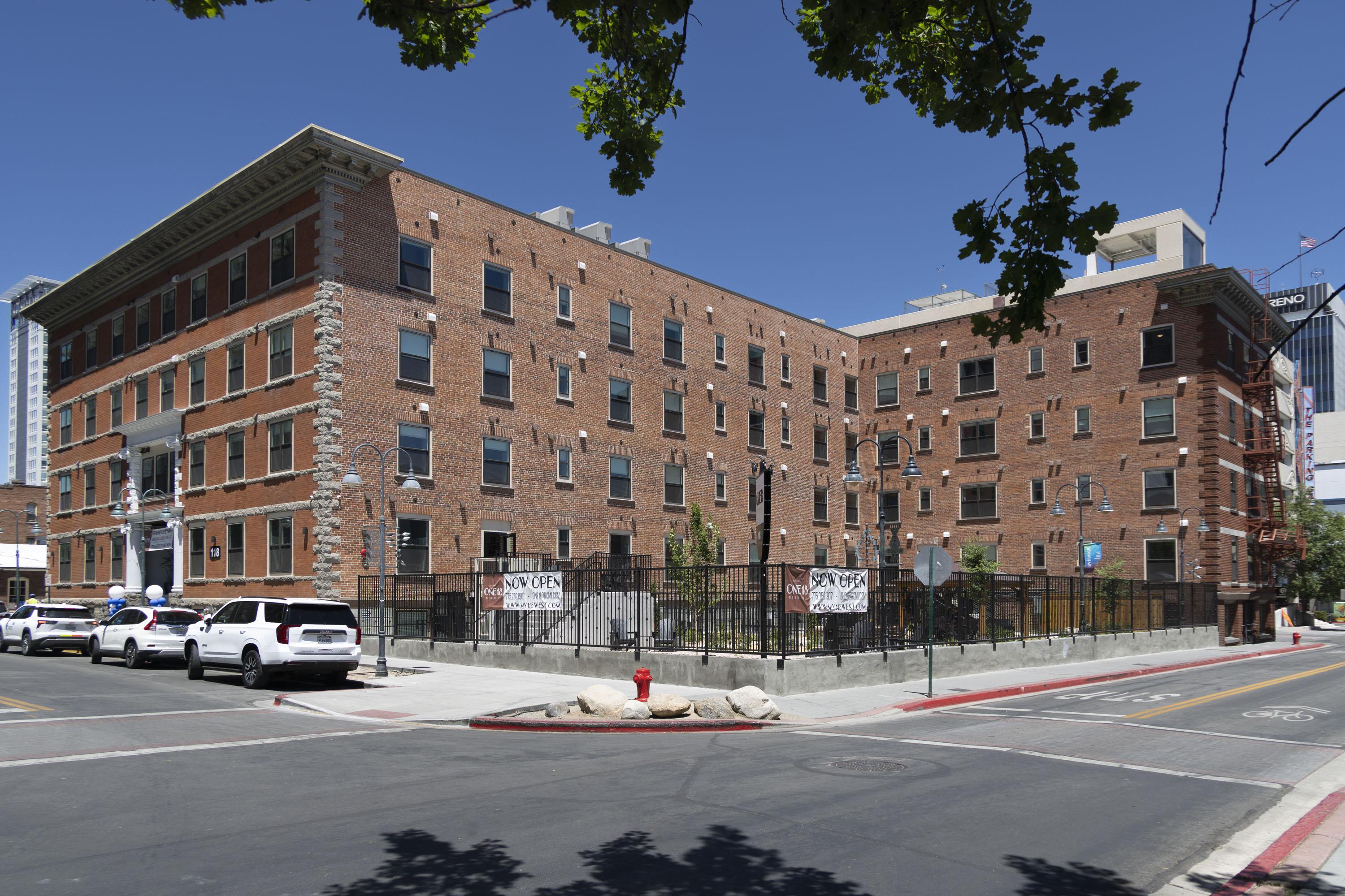 One18 West Street Residential – photo 1