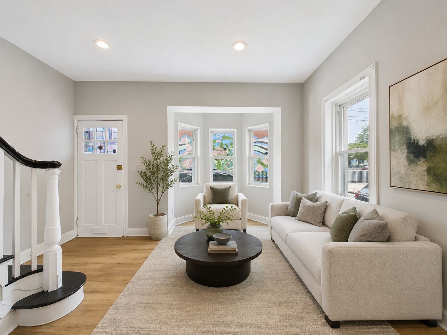3 bed, 1.5 bath house with large yard – photo 1